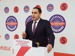 davuWerT-mxars-da-veliT-igive-mkafio-gancxadebas-maTgan-da-sxva-opoziciuri-partiebisgan---vaSaZe-bokerias-pauxobs