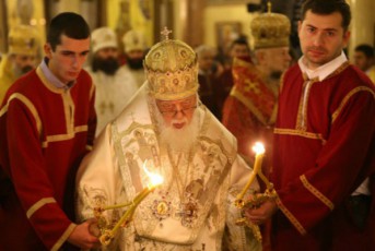patriarqi-unda-vicodeT-rom-sxvisi-damcireba-arafers-miscems-adamians-piriqiT-sxvisi-amaRleba-aRgamaRlebT