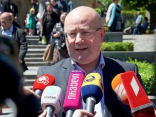 sityva-dezinformacia-Tu-ar-iciT-ra-aris-iqneb-ikiTxoT---izoriam-Jurnalistebs-Seutia