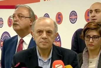 respublikuri-partia-srulad-uWers-mxars-grigol-vaSaZes