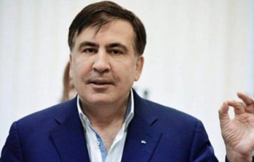 mixeil-saakaSvili-panCos-akritikebs---arada-erT-dros-siamovnebiT-vusmendi-am-kacis-simRerebs