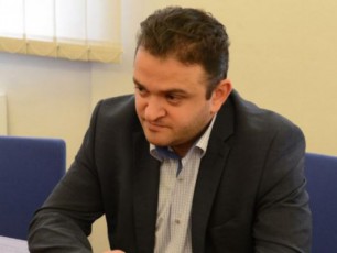 vWedavT-tyviebs-da-vawerT-saxelebs---biZina-gedi-eka-salomeomi-ukve-mimdinareobs-Cven-Soris