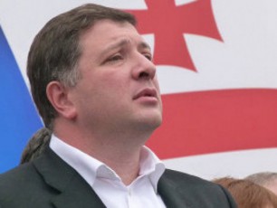 mokled-ivaniSvili-gveubneba---momeciT-saSualeba-xelmeored-giyidoT-oRond-amjerad-Tqvenive-fuliT---ugulava-ivaniSvilis-mimarTavs-exmaureba