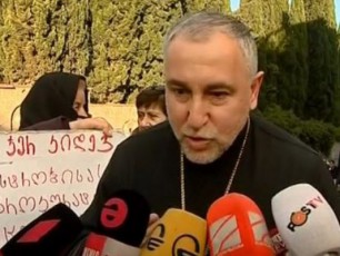patriarqis-protopresviteri-qarTuli-ocnebis-ofisSi-irakli-kobaxiZes-Sexvda