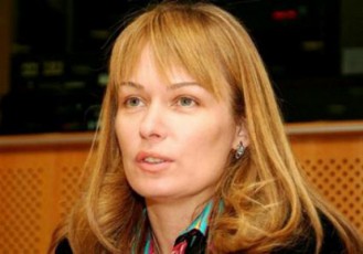 or-saprezidento-kandidats-Soris-didi-sxvaobaa-erTi-aris-winsvla-meore-ki-ukusvla---sandra-rulovsi