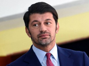 kalaZe-zurabiSvilis-gancxadebaze-daemuqro-adamians-sicocxlis-mospobiT-es-ukve-metismetia