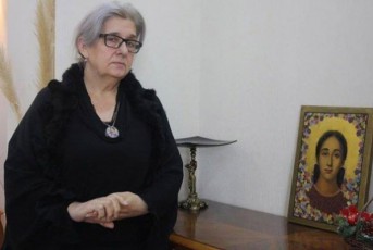 eka-beJaniSvilis-deda-ufleba-rom-mqondes-iuri-meCiTovs-davxretdi