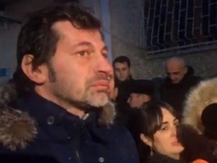 foniWalaSi-daRupuli-deda-Svilze-saubrisas-kaxa-kalaZe-atirda