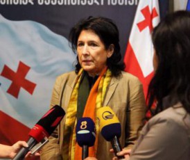 me-ver-mxedavT-banerebze-mgoni-Cemi-suraTi-bevrad-lamazia-vidre-pirveli-da-mgoni-Zalian-vCanvar