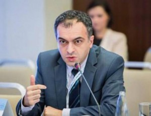 zurabiSvili-15-miliardi-ar-Rirs-rac-male-gaigeben-ocnebaSi-miT-ukeTesi-maTTvis---politologi