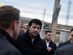 kaxa-kalaZem-energoefeqturi-blokis-qarxnis-samSeneblo-samuSaoebi-daaTvaliera