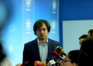 irakli-kobaxiZe--saarCevno-siebi-fotosuraTebiT-yvela-politikuri-partiisTvis-xelmisawvdomia