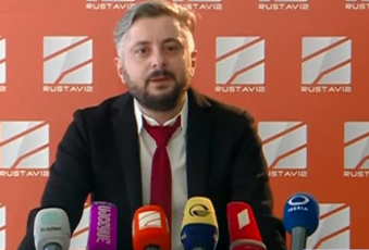 yvelas-dedac-movyan-vinac-amaT-amis-daweris-mizezi-misca-qalian-kaciana--wers-nika-gvaramia