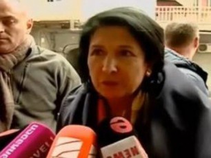 nu-darbixarT-veRar-mieCvieT-rom-axla-prezidenti-var---zurabiSvili-Jurnalistebs
