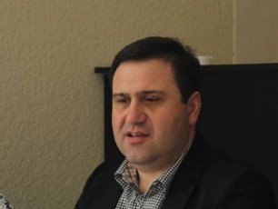 levan-koberiZe-Tqveni-mosazreba-da-daxmareba-mWirdeba-rogorc-parlamentars