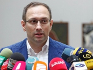 saakaSvili-nika-ruruasTan-bolo-mimoweras-asajarovebs
