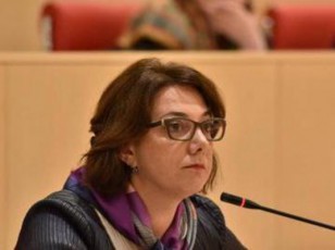 nacmoZraobaSi-ganxeTqilebaa---salome-samadaSvili-nino-kalandaZis-kritikas-pasuxobs