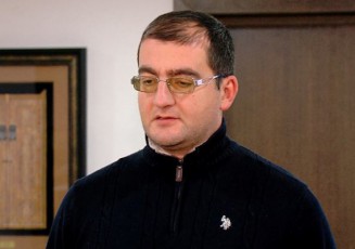 azrze-xarT-eseni-skamisTvis-ras-izamdnen-rogor-tiris-es-deduli-TiTqos-amis-winaSe-valSi-varT