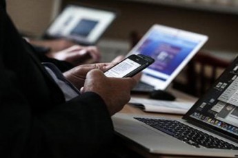 kremli-internetze-cenzuras-awesebs-da-globaluri-qselidan-ruseTis-gaTiSvisTvis-emzadeba