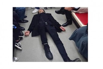girCis-wevri-metros-vagonis-iatakze-dawva-Cemi-Tavisuflebaa-da-sadac-minda-iq-davwvebio