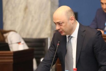 ekomonikis-ministri---laris-kursi-rom-daeces-dolari-unda-gavides-sadRac