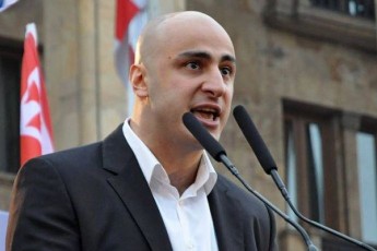 franguli-demokratia-im-avtobuss-saerTod-gadawvavda--nika-melia-daviT-kirkitaZis-saqmeze