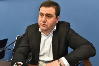 uzenaesi-sasamarTlos-mosamarTleobis-kandidatebis-sia-aris-ra-SevukveTe-da-ra-Camovida