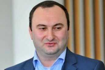 am-usamarTlo-damRiT-cxovrebis-gagrZelebas-ar-vapireb--levan-murusiZe-gancxadebas-avrcelebs