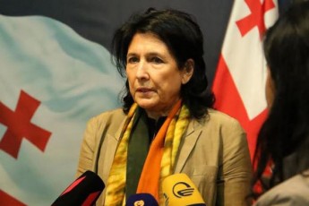 saqarTvelos-prezidentma-saaxalwlod-sami-qali-msjavrdebuli-Seiwyala