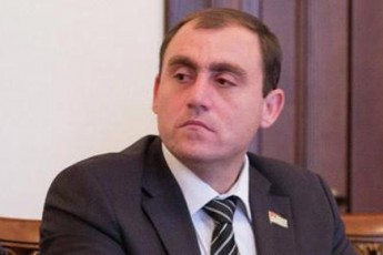afxazeTis-vice-prezidenti-SeiZleba-de-faqto-parlamentis-somexi-deputati-gaxdes