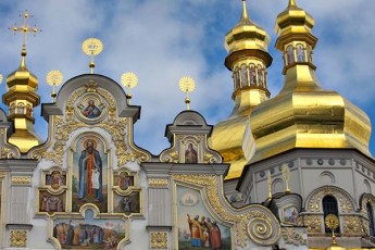 konstantinepolma-ukrainis-eklesia-ar-Seqmna-cariel-adgilas-aramed-Seqmna-moskovis-sapatriarqos-iurisdiqciis-qveS-arsebuli-eklesiis-teritoriaze