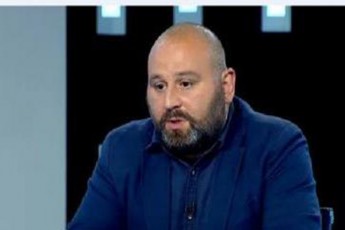 sami-weli-Tu-xedav-rogor-scems-da-wynarad-zixar-Senc-mkvleli-xar