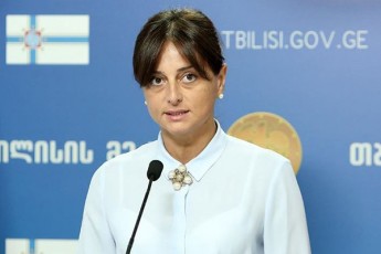 maia-biTaZe-gigi-ugulavas-gancxadebas-pasuxobs