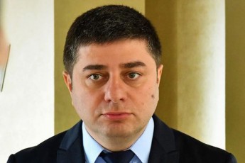 eka-beselia-ar-aris-erTaderTi-romelsac-aqvs-sakuTari-azri-amitom-nu-mivakuTnebT-am-Temas-eka-beselias