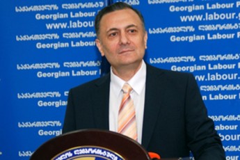 moSivda-moSivda-arauSavs-gaugzavnis-mbrZanebeli-konvertiT-da-dawynardeba