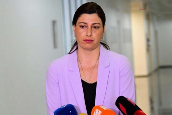 sofio-qacarava-srul-mxardaWeras-vucxadeb-da-warmatebas-vusurveb-venesuelel-xalxs-da-maT-droebiT-prezidents