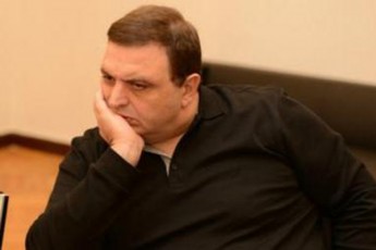 xalxi-daiWeqebs-da-gamova-quCaSi-biZina-damcveli-ar-geyoleba