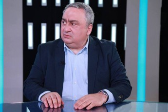 Tu-ase-ar-moxdeba-ai-maSin-marTla-gafrTxildiT--zviad-kvaWantiraZe-faruli-Canaweris-gavrcelebaze