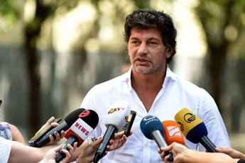 populizms-da-demagogias-ar-vapatiebT-baton-elisaSvils
