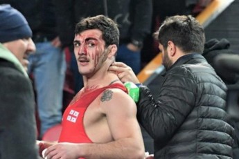 vfiqrob-davasrulo-kariera-an-vifiqro-sxva-qveynis-saxeliT-asparezobaze