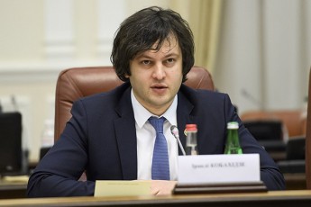 irakli-kobaxiZe-axal-konstituciaSi-maRali-riskis-Semcveli-profesiebis-warmomadgenelTaTvis-konstituciuri-garantiebi-aisaxa