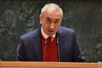 simon-nozaZe-ganaTlebis-ministrs--swor-gzaze-dgaxarT-rogorc-reformatori-ministri