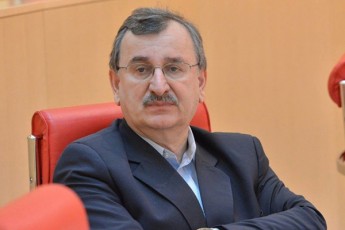seriozuli-kacia-Svidi-miliardi-aqvs-da-xom-ar-moityueba-arasdros-endoT-politikosebs