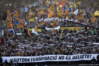 barselonaSi-kataloniis-dakavebuli-liderebis-gaTavisufleba-200-000-demonstrantma-moiTxova