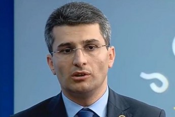 mamuka-mdinaraZe-eka-beselias--Tu-vambobT-rom-kanonproeqti-konstitucias-ar-Seesabameba-ar-unda-miviRoT