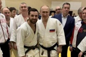 gorelma-sportsmenma-robert-mSvidobaZem-putinTan-erTad-ivarjiSa