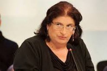 nino-CxobaZe-mwvane-xazebi-arsebul-parkebsa-da-skverebs-gadaarCens