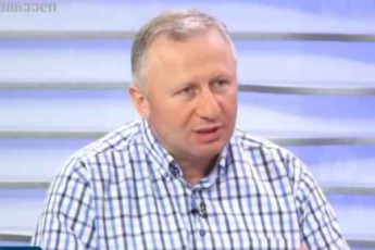 anzor-qoqolaZe-dRes-CemTvis-gaugebaria-rodesac-saakaSvili-akritikebs-xazaraZes-isini-erTi-gundi-iyvnen-da-sinqronSi-moqmedebdnen