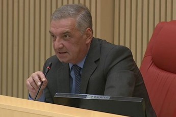 qurduli-garCevac-sadistobac-arakompetenturobac-Tavs-gasulobac-Tqvens-mxares-moikiTxeT