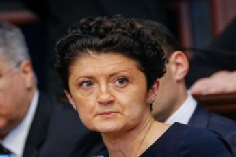 Zalian-ganvicdi---Tea-wulukiani-eka-beselias-gundidan-wasvlaze